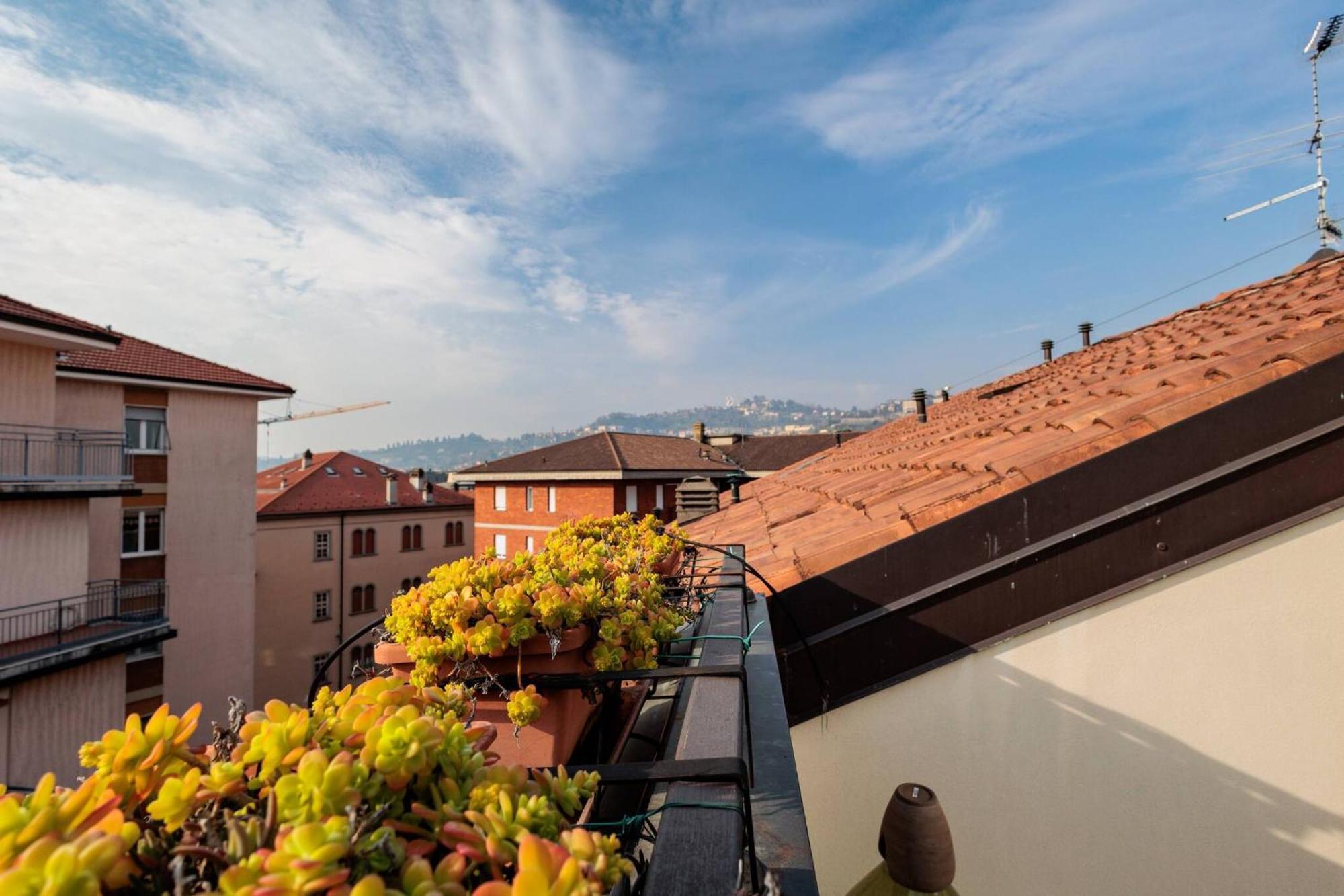 Serela Suite Bergamo Exteriör bild